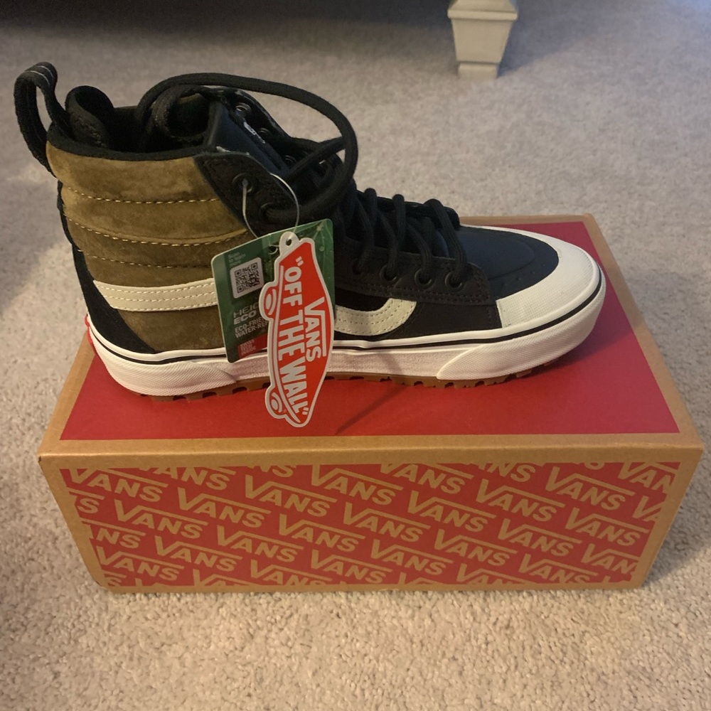 NIB Never Been Worn Vans Mte 2.0 Dx